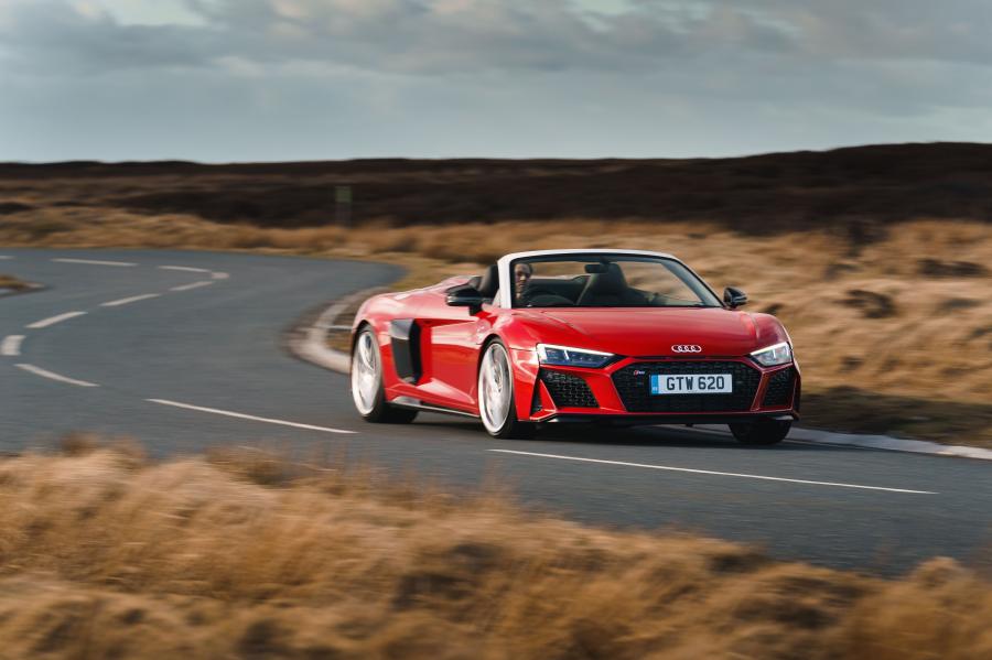  Audi R8 V10 Performance Spyder 2019 года  (UK) (фото 3 из 40)
